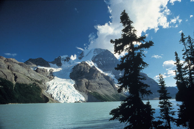 Berg Lake, Mount Robson Provincial Park, British Columbia
